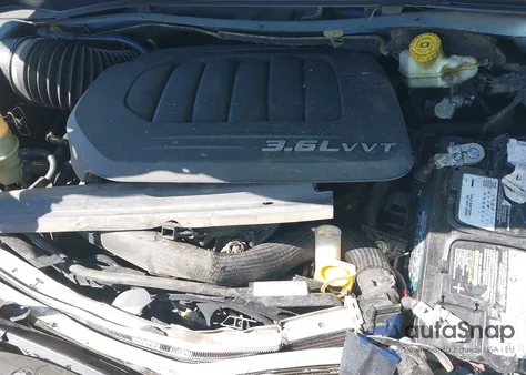 2013 Chrysler Town & Country Touring-L из США, поврежденный, VIN 2C4RC1CG8DR647688